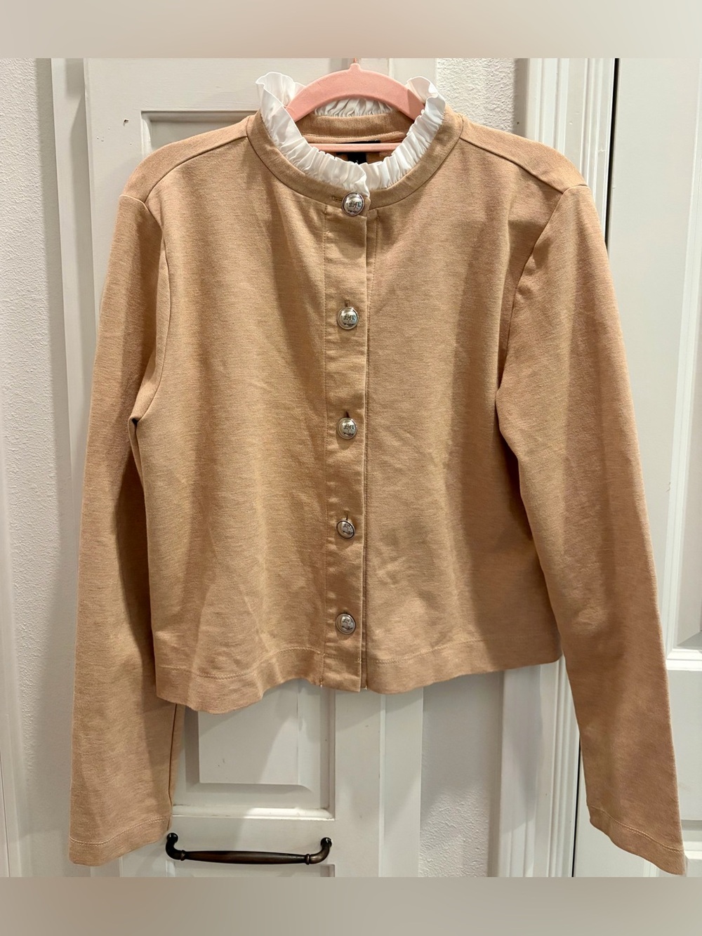 NWOT ANN TAYLOR Beige Women’s Button-Front Sweater/Jacket with Ruffle Collar